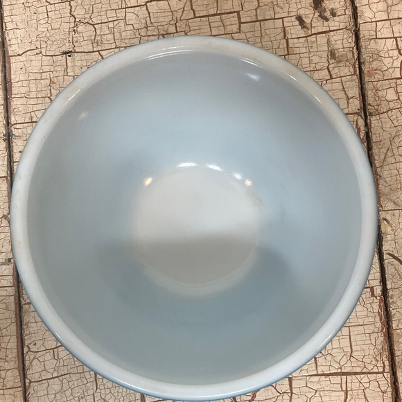 Pyrex Mixing Bowl - Picture 4 of 7